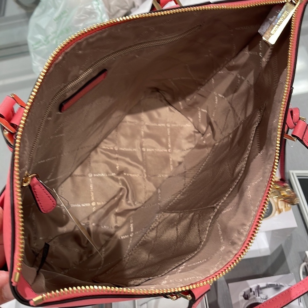 MICHAEL KORS Charlotte Large Leather Top-Zip Tote
Tea Rose - Picture 10 of 16